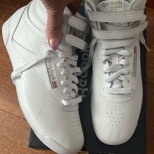 WHITE HIGH TOP REEBOK SNEAKERS